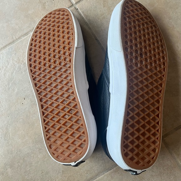 Vans Ultracush Slip-On Shoe - Picture 3 of 6